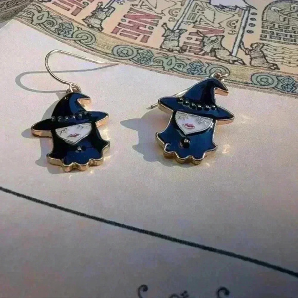 Witch Hat Earrings  - Black - Picture 3 of 7